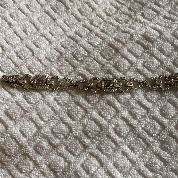 Vintage looking bracelet - Picture 1 of 2